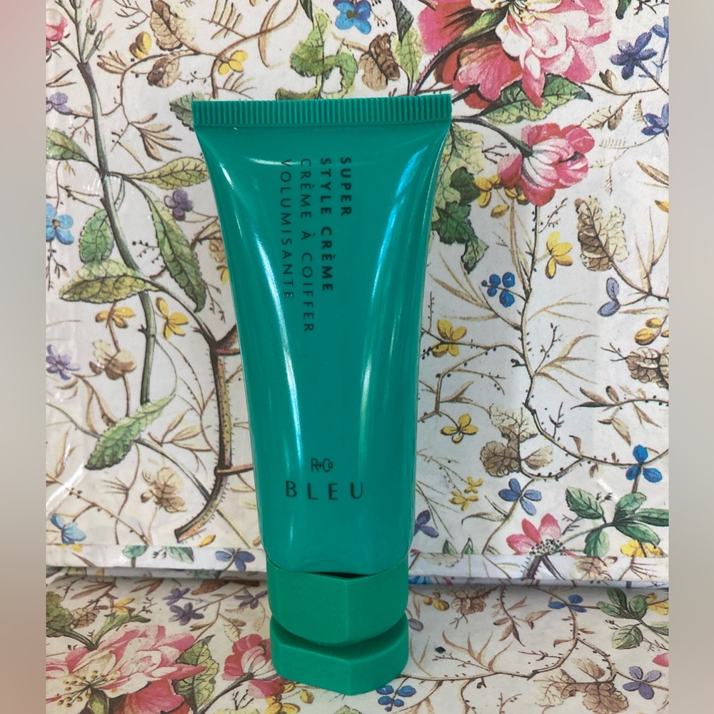 R+Co Blue Super Style Cream Deluxe Travel